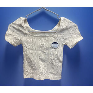 Wallflower Tristan Square Seamless Floral Cream Tee NWT Short Sleeve XS